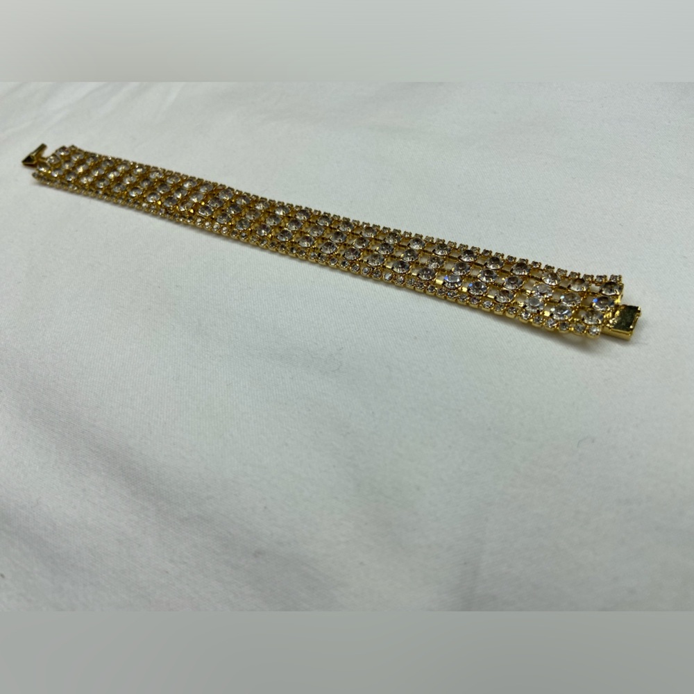 Rhinestone‎ Bling Bracelet Costume Jewelry 6.25" long - Picture 2 of 6